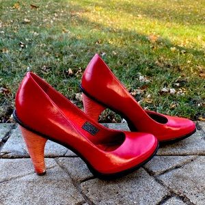 Tsubo Magda Red Pumps